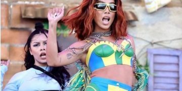 Anitta bloqueia Bolsonaro e manda ele catar o que fazer