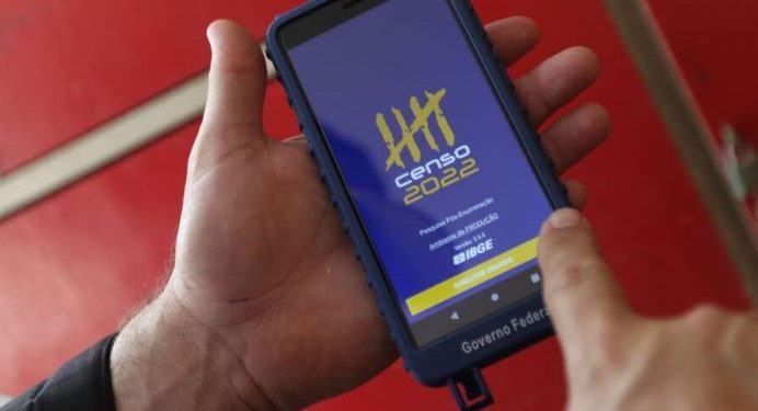 IBGE abre mais de 15 mil vagas; inscrições são gratuitas