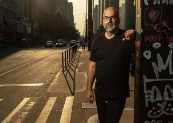 ‘O brasileiro não é mais aquele sujeito esperto’, diz Valter Hugo Mãe