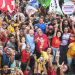 Brandão carrega multidão para Rua Grande e declina de debate na TV Difusora