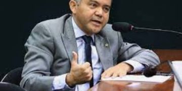 Cleber Verde divulga nota em que condena procurador geral de Justiça