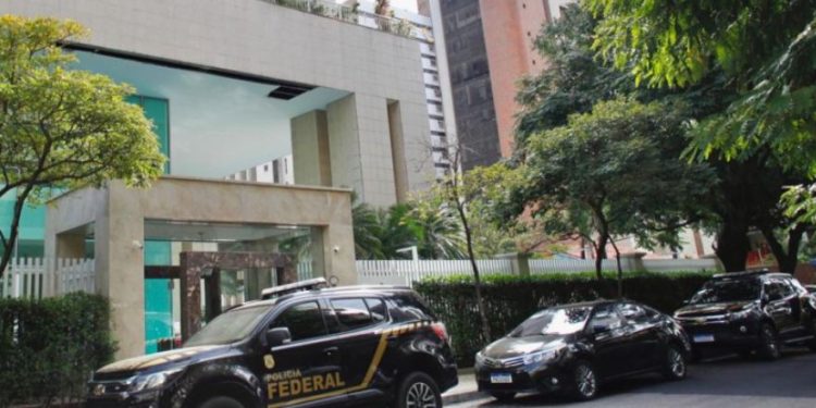 Dono do Coco Bambu é alvo de operação da Polícia Federal