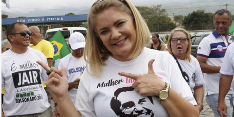 Ex de Bolsonaro fez transações incompatíveis com salário