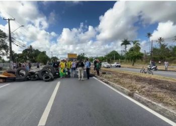 PRF diz que há bloqueios em 271 rodovias federais nesta terça