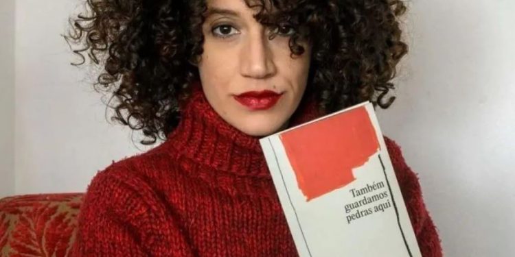 Também guardamos pedras aqui, de Luiza Romão, é o Livro do Ano do Jabuti