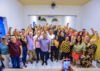 Weverton anuncia novos rumos do PDT em reunião do partido em São Luís