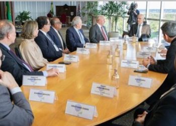 Flávio Dino acompanha Lula e Alckmin em reunião no TSE