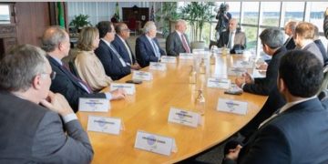 Flávio Dino acompanha Lula e Alckmin em reunião no TSE