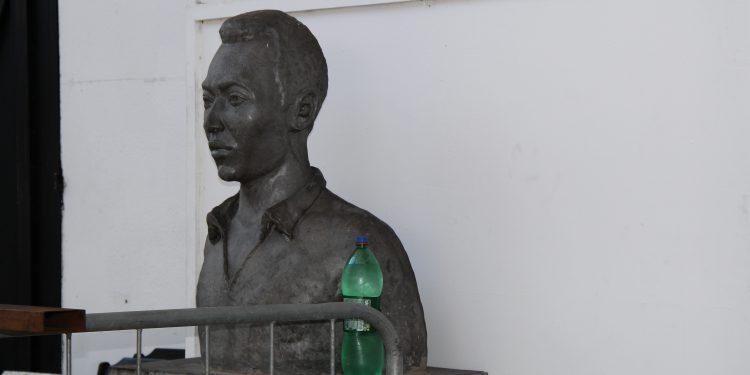 Pelé continuará sendo eterno no mundo e em Santos (SP)