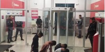 Quatro são presos quando arromavam agência bancária em Porto Franco
