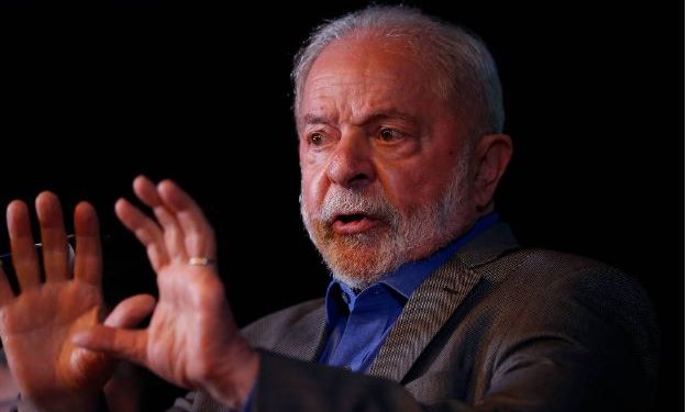 Lula anuncia 16 ministros e primeiras mulheres do futuro governo