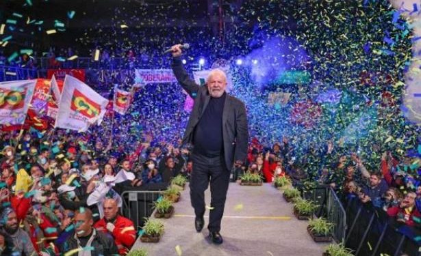 Lula será diplomado nesta segunda pelo Tribunal Superior Eleitoral