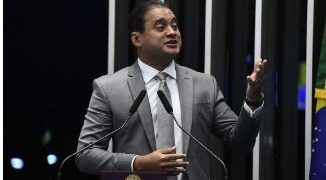 Senador Weverton apresenta emendas à PEC da Transição