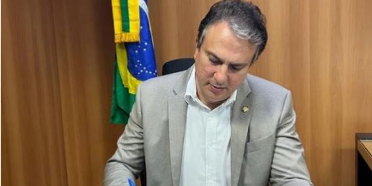 Novo piso salarial dos profissionais do magistério sobe para R$ 4,4 mil