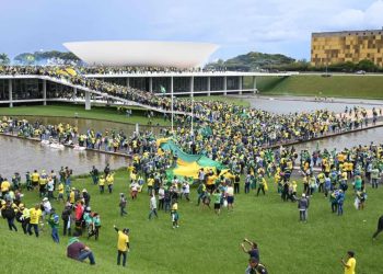 Bolsonaristas invadem Congresso Nacional, Supremo Tribunal Federal e Palácio do Planalto