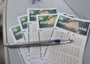 Homem tem infarto e morre com bilhete premiado da Mega-Sena nas mãos