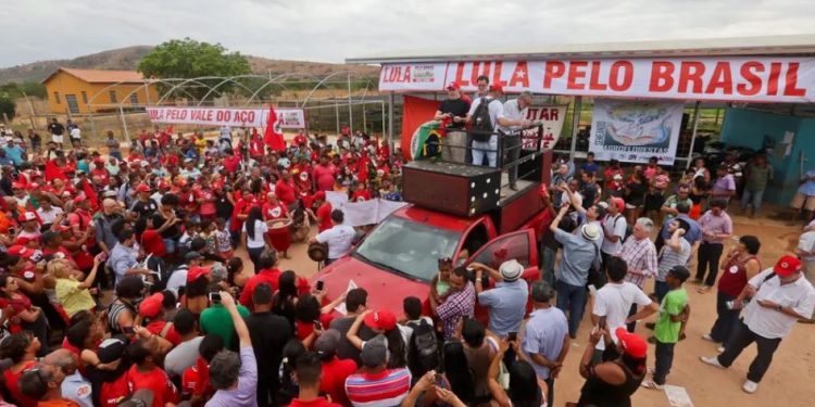 Após pressão do MST, Lula confirma servidor de carreira na presidência do Incra