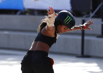 Com vitória nos Emirados Árabes, Rayssa Leal unifica títulos mundiais