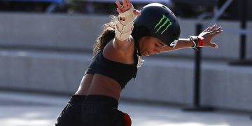 Com vitória nos Emirados Árabes, Rayssa Leal unifica títulos mundiais