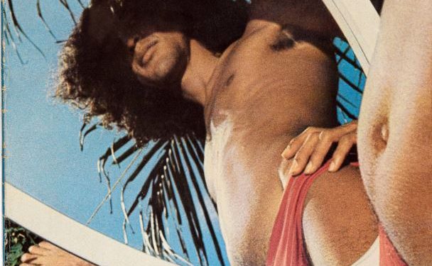 “Aracá Azul” completa 50 anos como disco de referência de Caetano Veloso