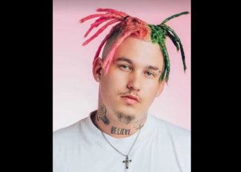 Rapper sul-africano Costa Titch morre no palco durante apresentação