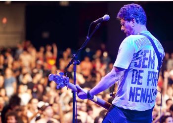 Morre Canisso, baixista dos Raimundos, aos 57 anos