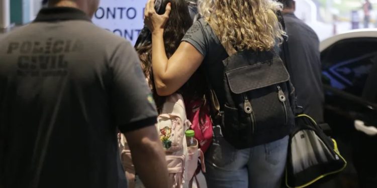 ‘Eu só quero voltar’, disse menina de 12 anos levada do Rio para o Maranhão em conversa com a irmã