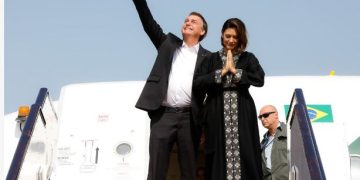 Família Bolsonaro nega qualquer ilegalidade sobre joias milionárias