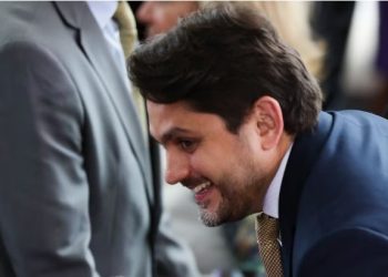 Câmara emprega piloto particular e gerente do haras de Juscelino Filho