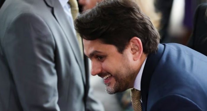 Câmara emprega piloto particular e gerente do haras de Juscelino Filho