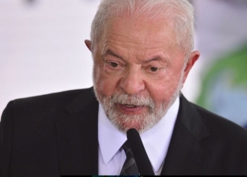 Lula é diagnosticado com pneumonia e adia viagem à China