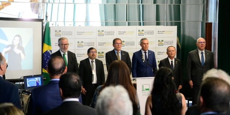 Cleber Verde está na frente de defesa escancarada da mineração no Brasil