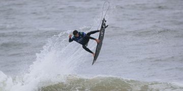 Mundial de surfe: Brasil avança com sete na etapa de Portugal