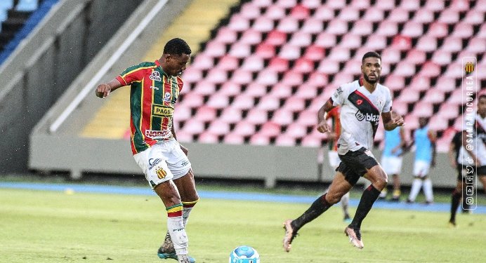 Sampaio empata em 3 a 3 em partida de estreia contra o Atlético-GO
