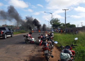 Manifestantes liberam trânsito da BR-316 ligação entre o Nordeste e o Norte do país