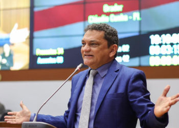 Deputado questiona IBGE sobre inclusão de municípios do MA na extrema pobreza