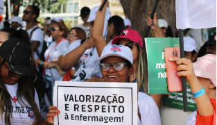 Lula sanciona lei do piso de enfermagem e garante repasse de recursos