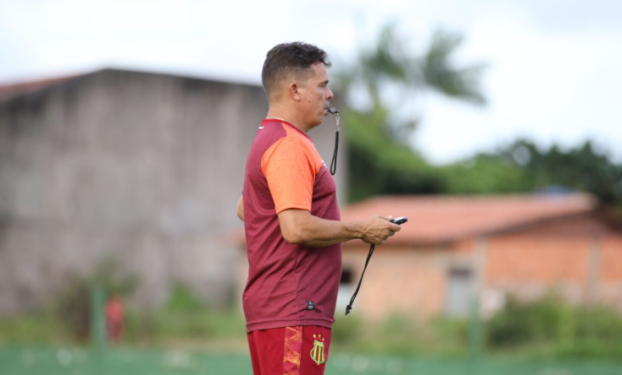 Técnico Evaristo Piza é demitido do Sampaio Corrêa