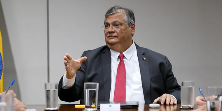 Máfia no Futebol: Flávio Dino determina abertura de inquérito na PF para investigar manipulações