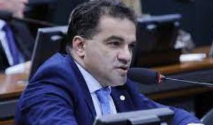 Bancada do MA vota em peso pela aprovação da urgência no arcabouço fiscal