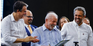 Lula promete retomar obras da educação paralisadas