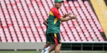 Sampaio Corrêa enfrenta Ponte Preta no estádio Castelão