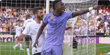 Vinicius Junior reage a novo ato de racismo, é expulso e sinaliza que pode deixar a Espanha