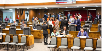 Assembleia aprova projeto que antecipa reeleição da Mesa Diretora