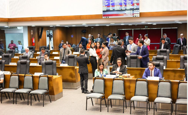 Assembleia aprova projeto que antecipa reeleição da Mesa Diretora