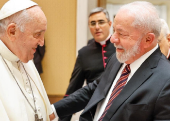 Lula se encontra com papa Francisco no Vaticano