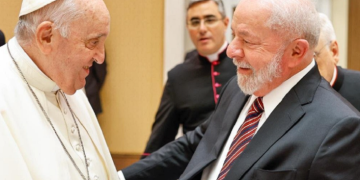 Lula se encontra com papa Francisco no Vaticano