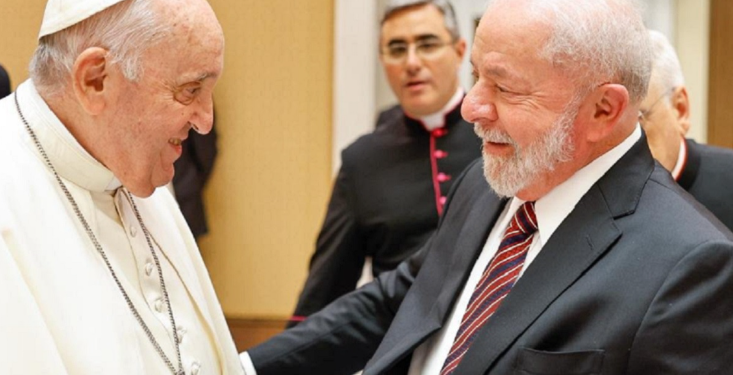 Lula se encontra com papa Francisco no Vaticano