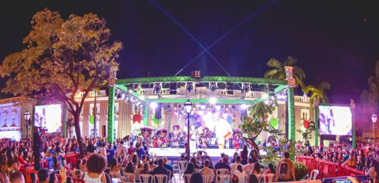 Prefeitura abre programação do São João em frente ao palácio La Ravardière