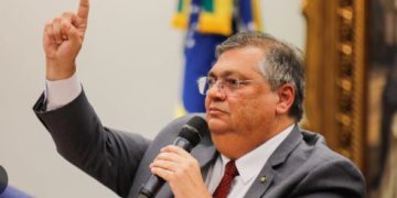 Coluna de O Estadão diz que Dino negou pedido da CPMI do 8 de fevereiro